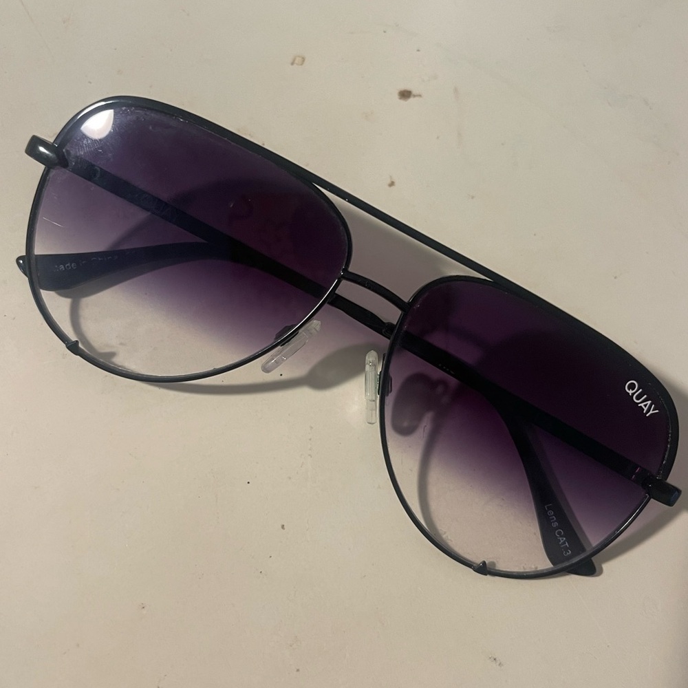 Unisex Black Frame High Key Quay Glasses